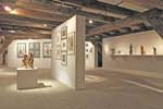 Blick in die Ausstellung: 100 Jahre "Kunst ohne König", Foto: Jürgen Baumann, Berlin