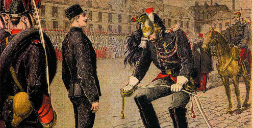 Am 5. Januar 1895 wird Hauptmann Dreyfus auf dem Hof der Ecole Militaire öffentlich degradiert Titelseite des Petit Journal vom 13.01.1895 (Detail)